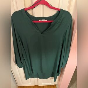 Hunter Green Poylester 3/4 sleeve blouse (LIKE NEW)